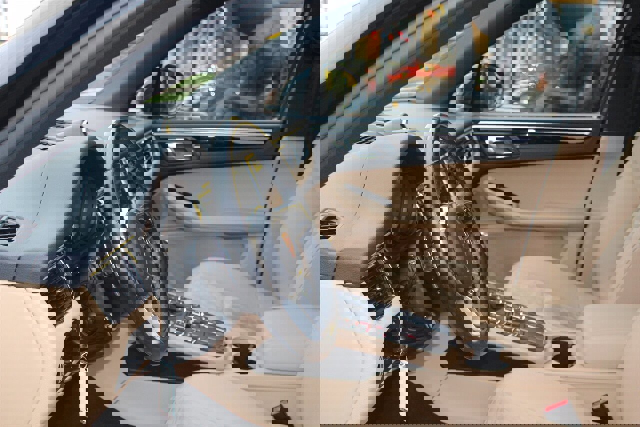 Used 2018 Porsche Macan image 17