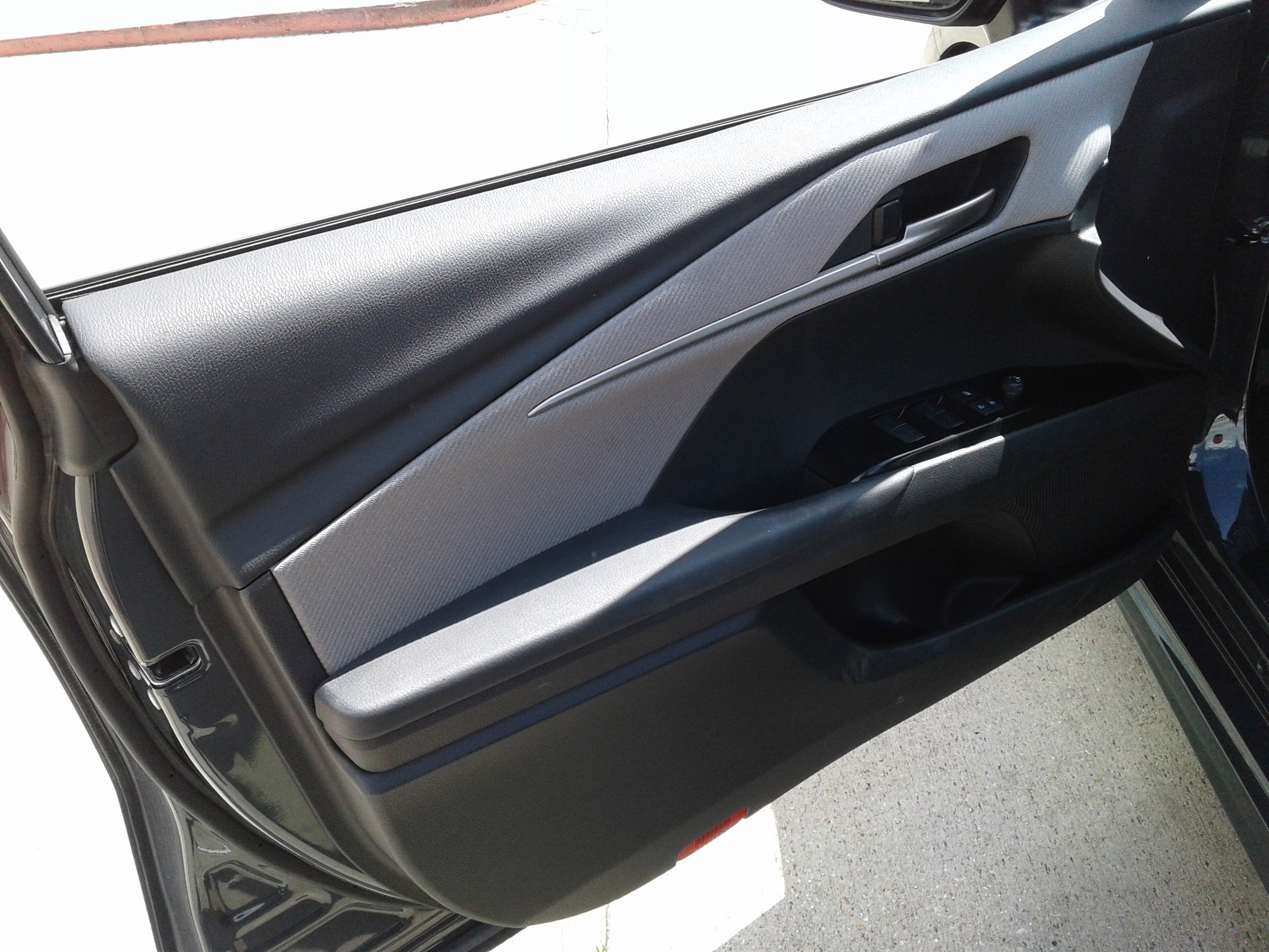 Used 2025 Toyota Camry SE w/ Convenience Package image 15