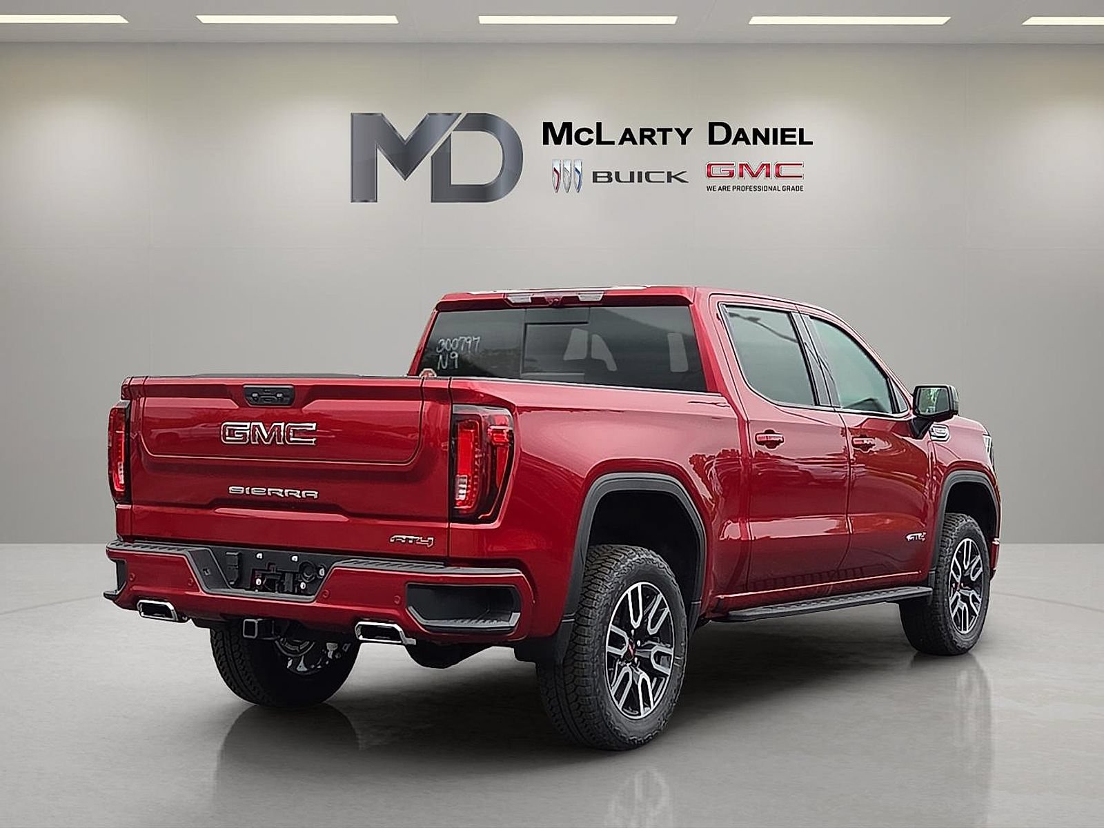 Used 2026 GMC Sierra 1500 AT4 w/ AT4 Premium Package AWD/4WD image 5