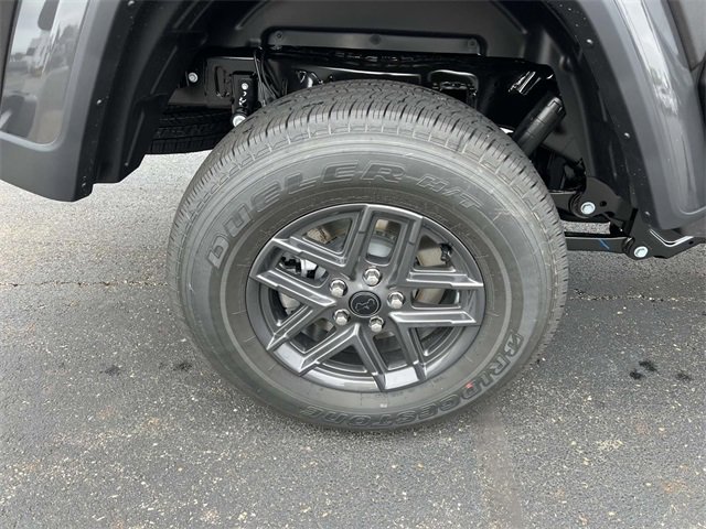 New 2025 Jeep Gladiator Sport image 11