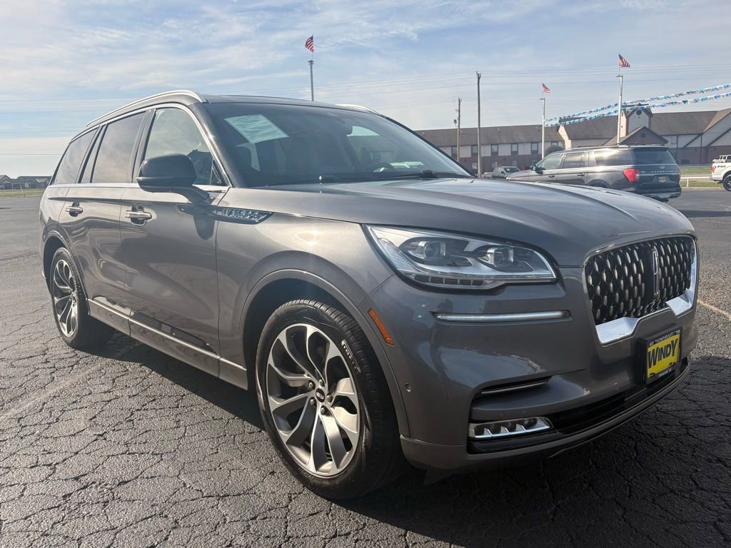 Used 2021 Lincoln Aviator Grand Touring w/ Equipment Group 302A AWD/4WD image 3