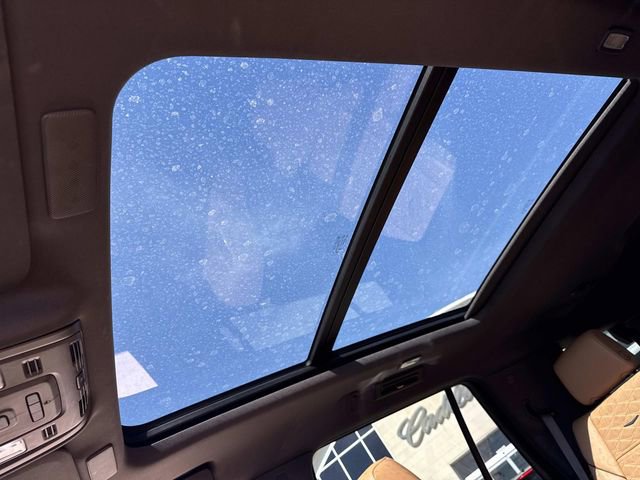 Used 2023 Cadillac Escalade Sport w/ LPO, ONYX Package image 21