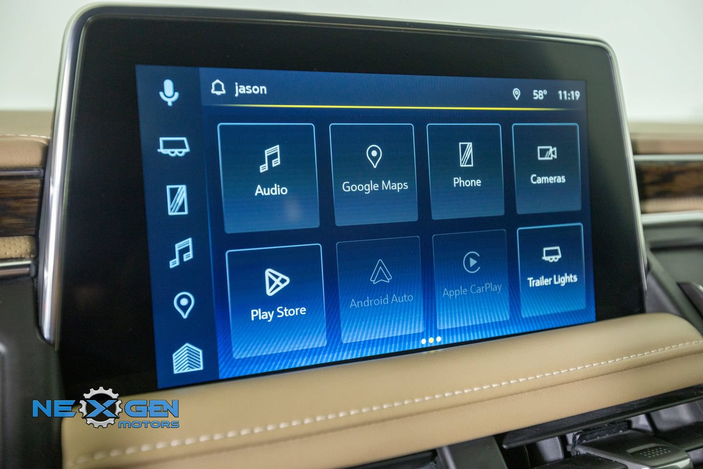 Used 2022 Chevrolet Suburban Premier AWD/4WD image 19