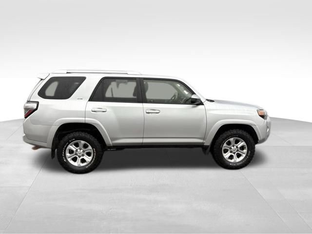 Used 2016 Toyota 4Runner SR5 image 4