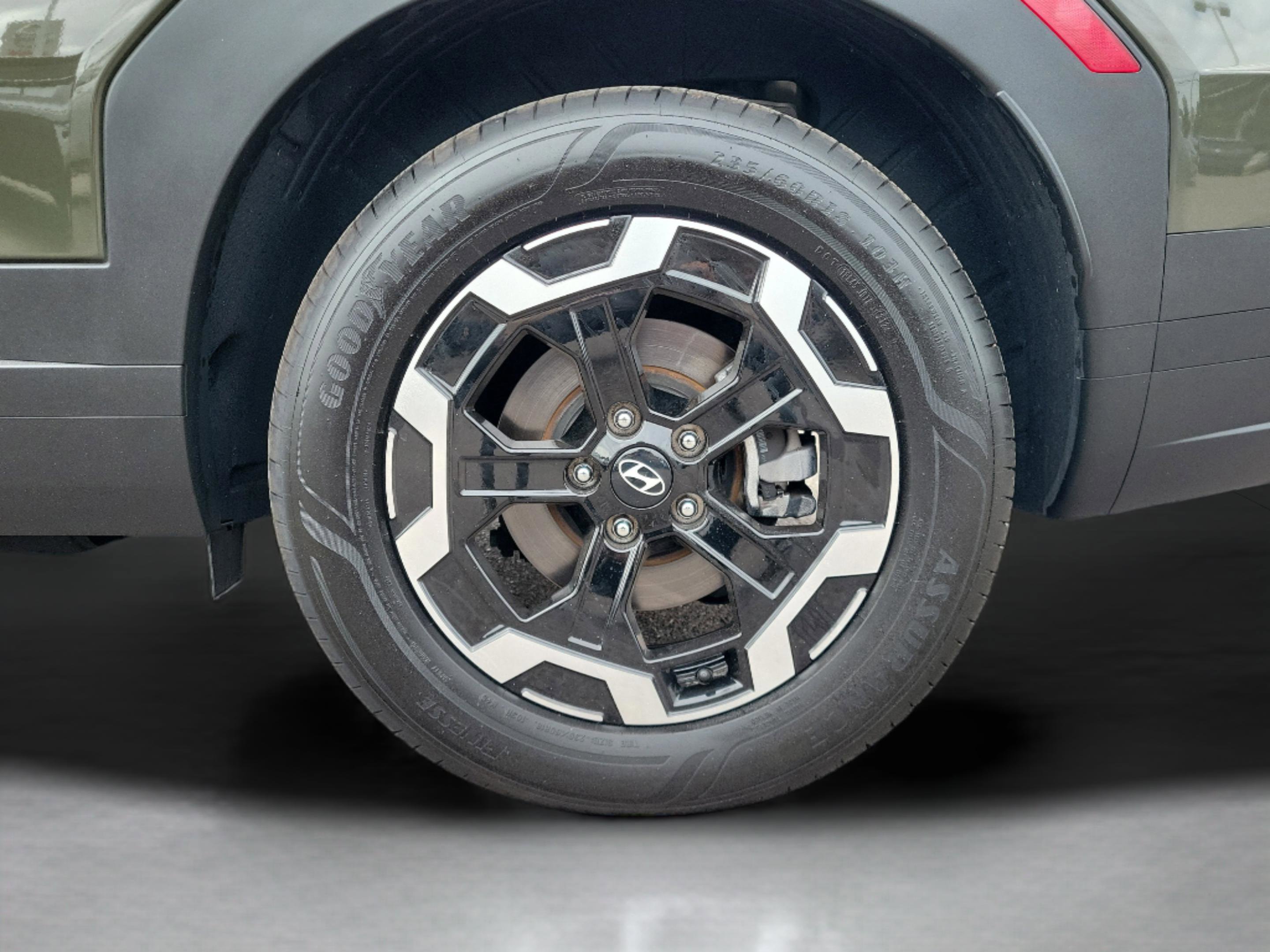 Certified 2025 Hyundai Santa Fe SEL image 6