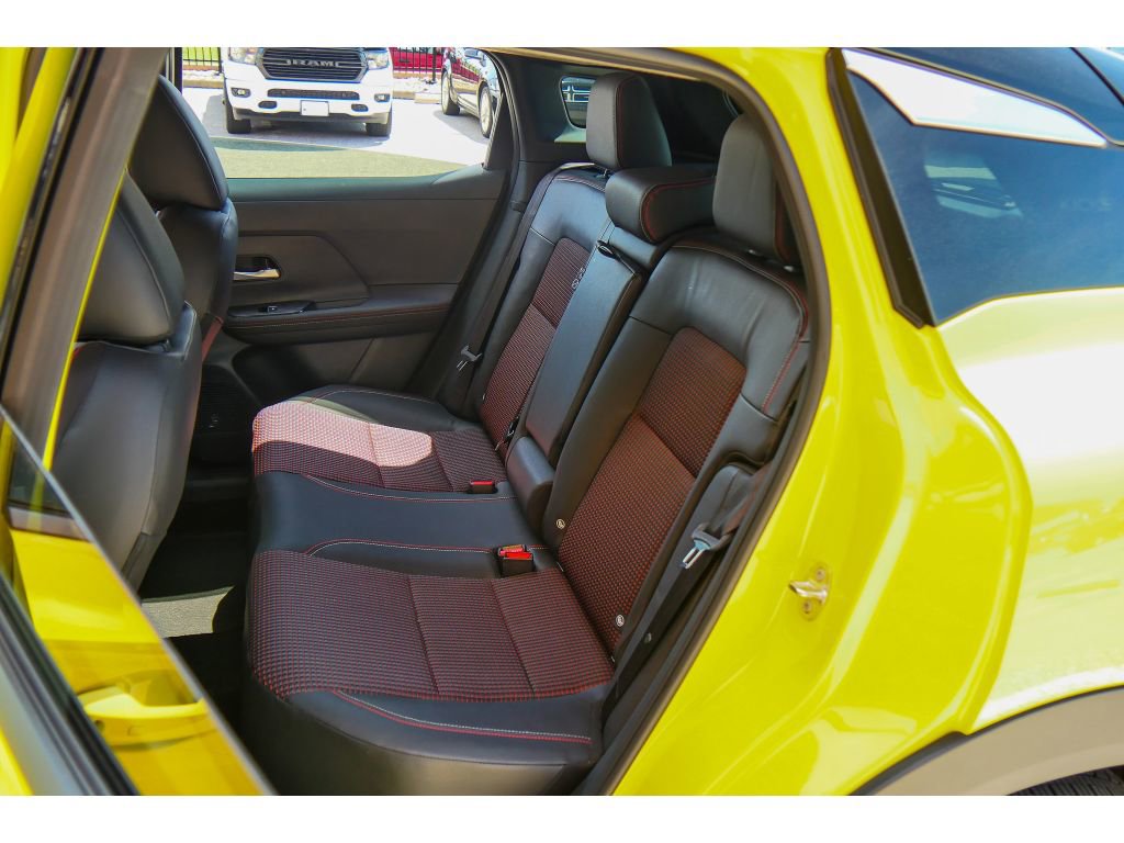 Used 2025 Nissan Kicks SR AWD/4WD image 17