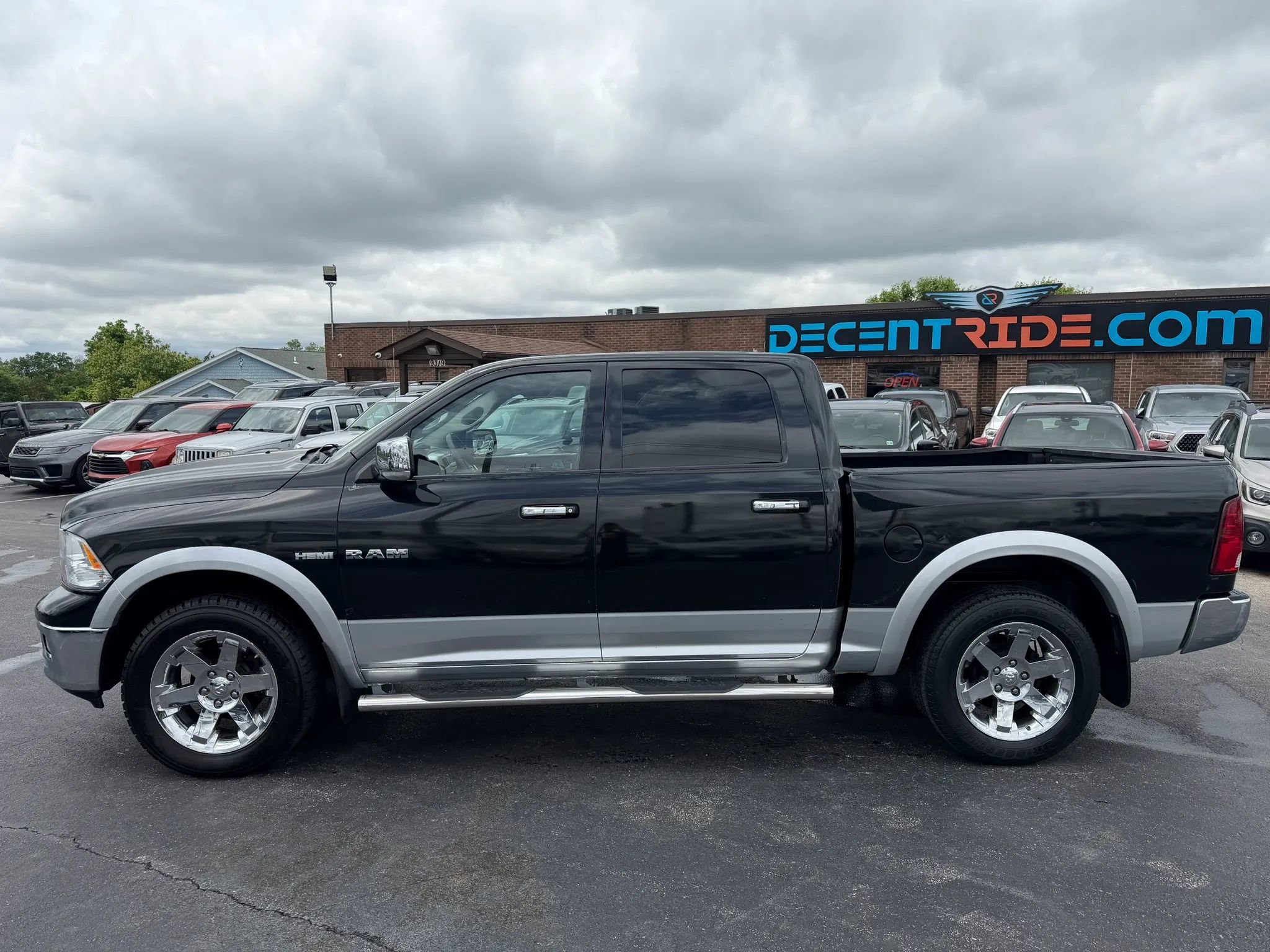 Used 2009 Dodge Ram 1500 Truck Laramie AWD/4WD image 6