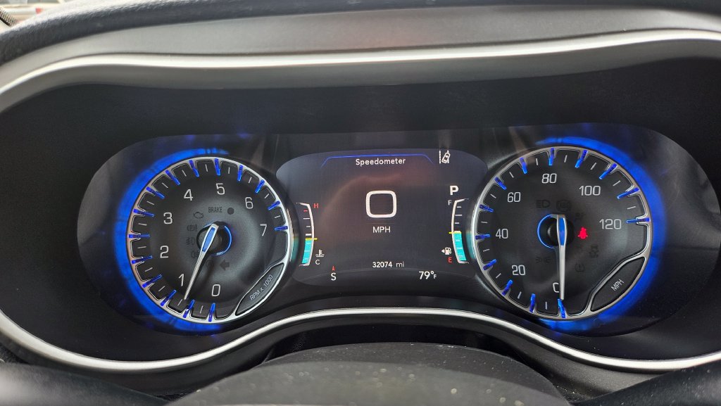 Used 2022 Chrysler Pacifica Touring-L FWD image 33