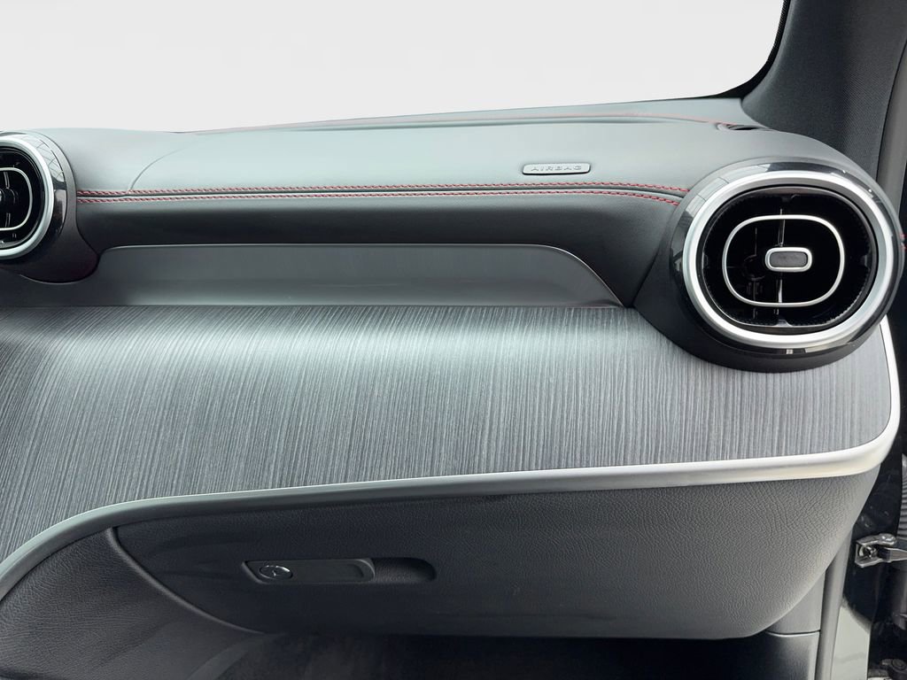 Used 2025 Mercedes-Benz GLC 43 AMG 4MATIC image 52