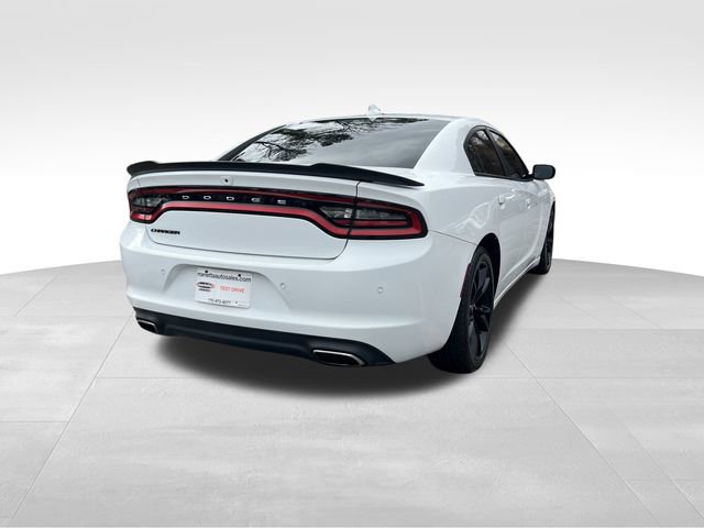Used 2017 Dodge Charger SXT w/ Premium Group image 5