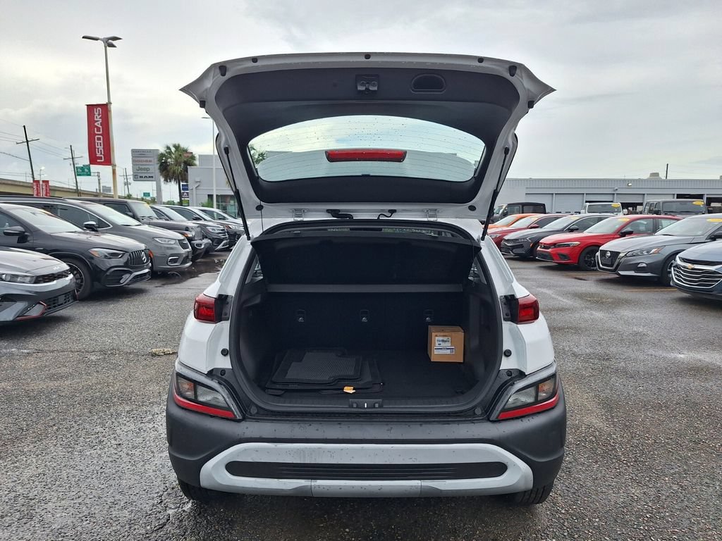 Used 2023 Hyundai Kona SE w/ Cargo Package FWD image 27