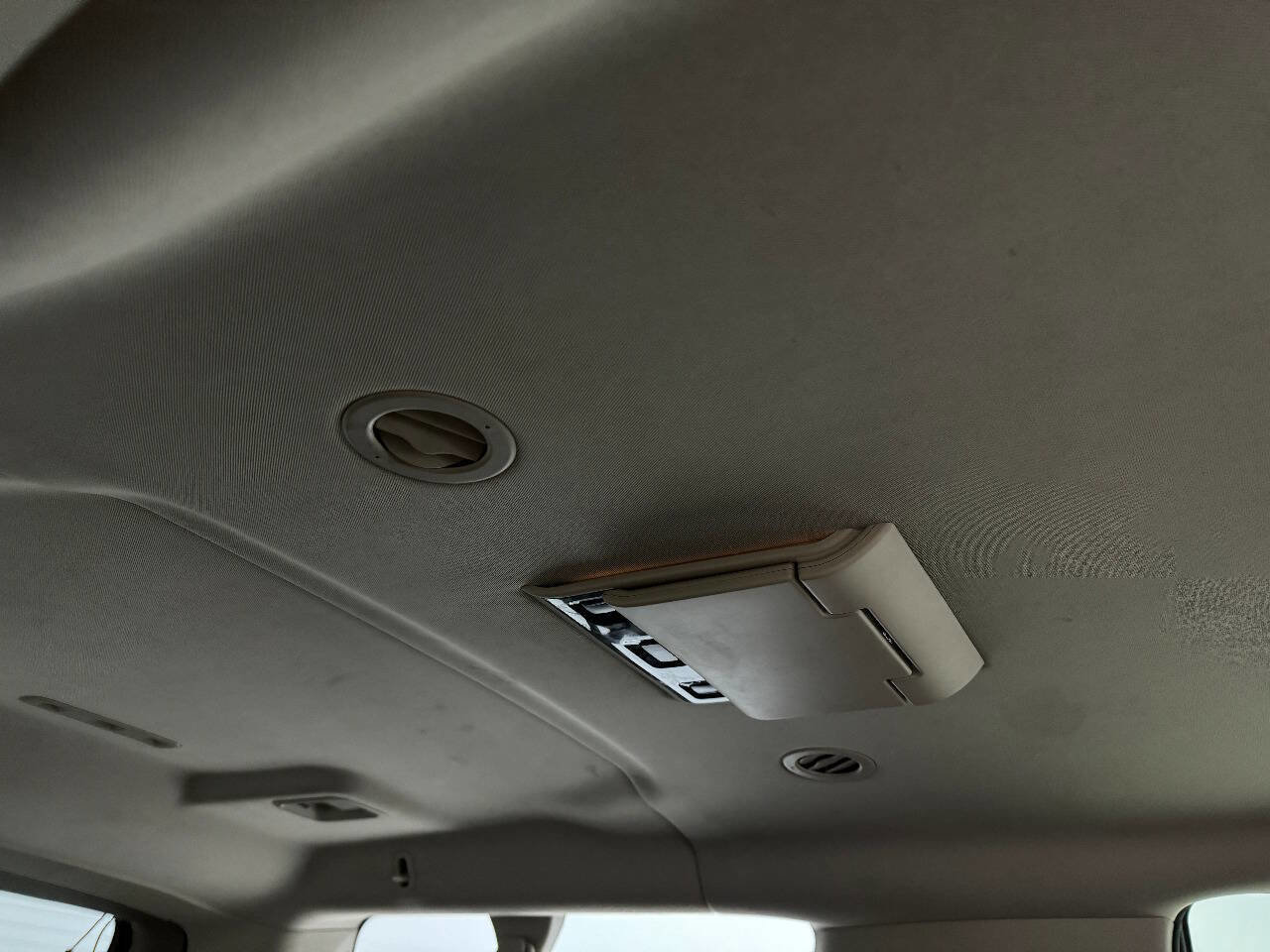 Used 2015 Chevrolet Suburban LTZ image 27