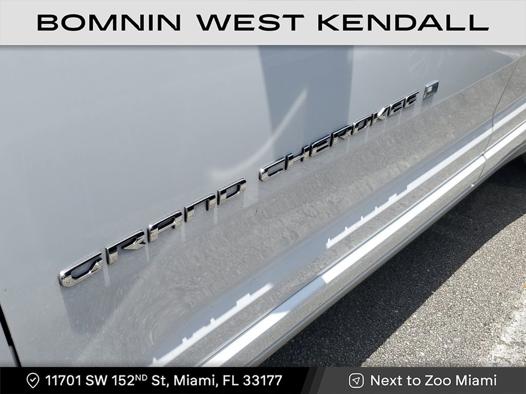 Used 2023 Jeep Grand Cherokee Overland w/ Luxury Tech Group IV image 4
