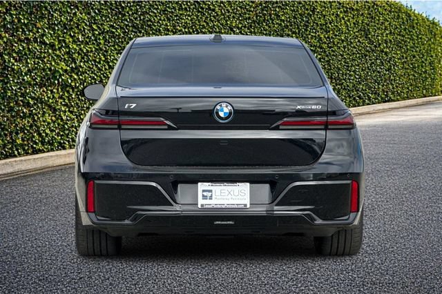 Used 2025 BMW i7 xDrive60 w/ Executive Package AWD/4WD image 5