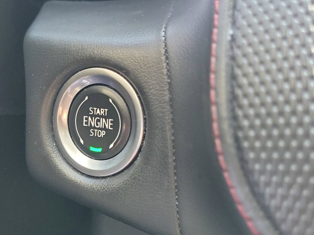 Used 2021 Chevrolet Tahoe RST w/ Luxury Package RWD image 11