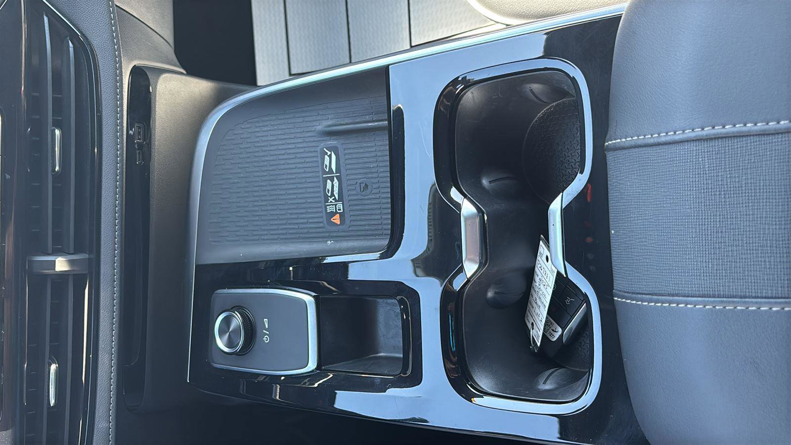 Certified 2025 Buick Enclave Preferred FWD image 36