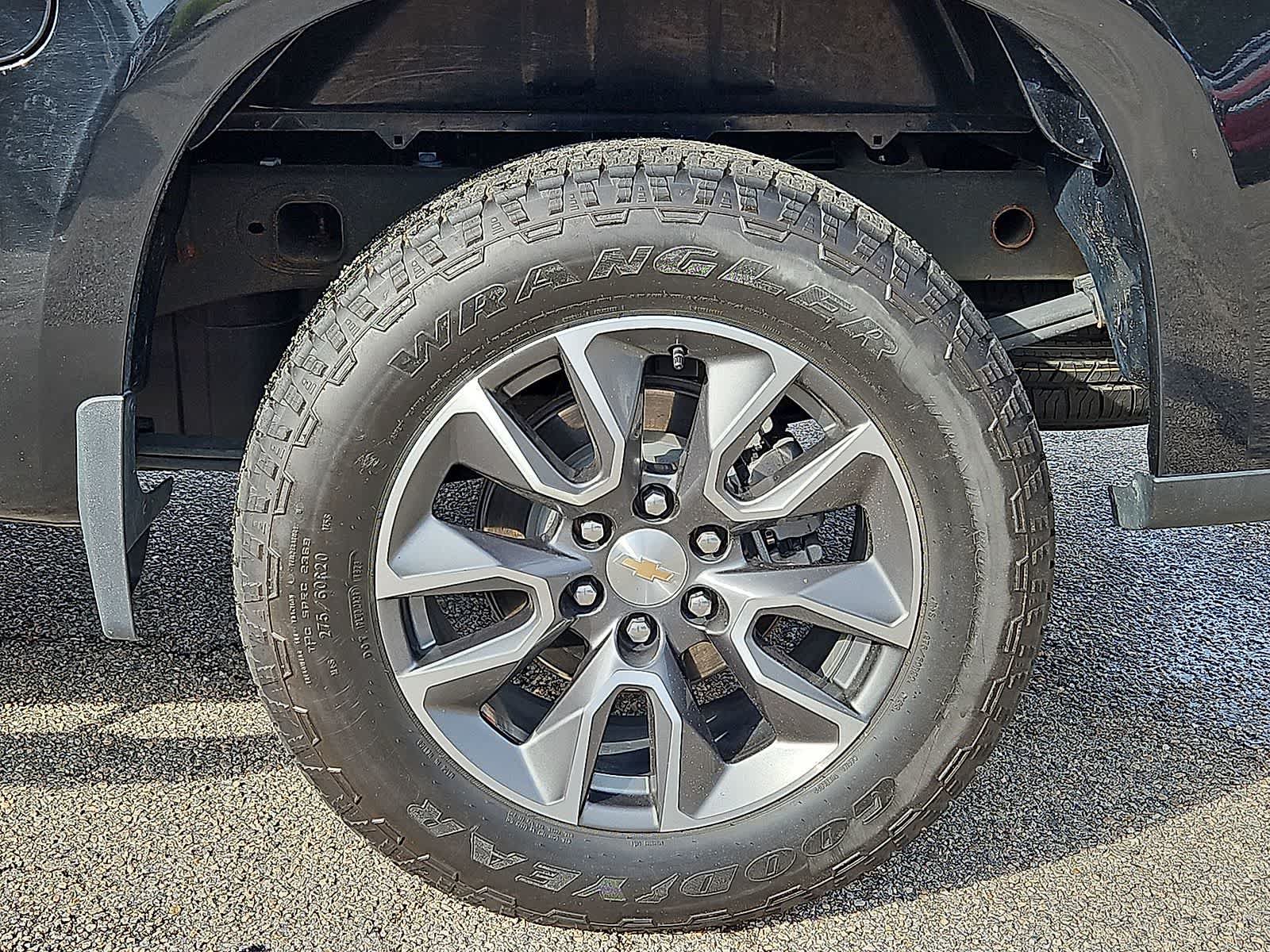 Used 2023 Chevrolet Silverado 1500 LT AWD/4WD image 37