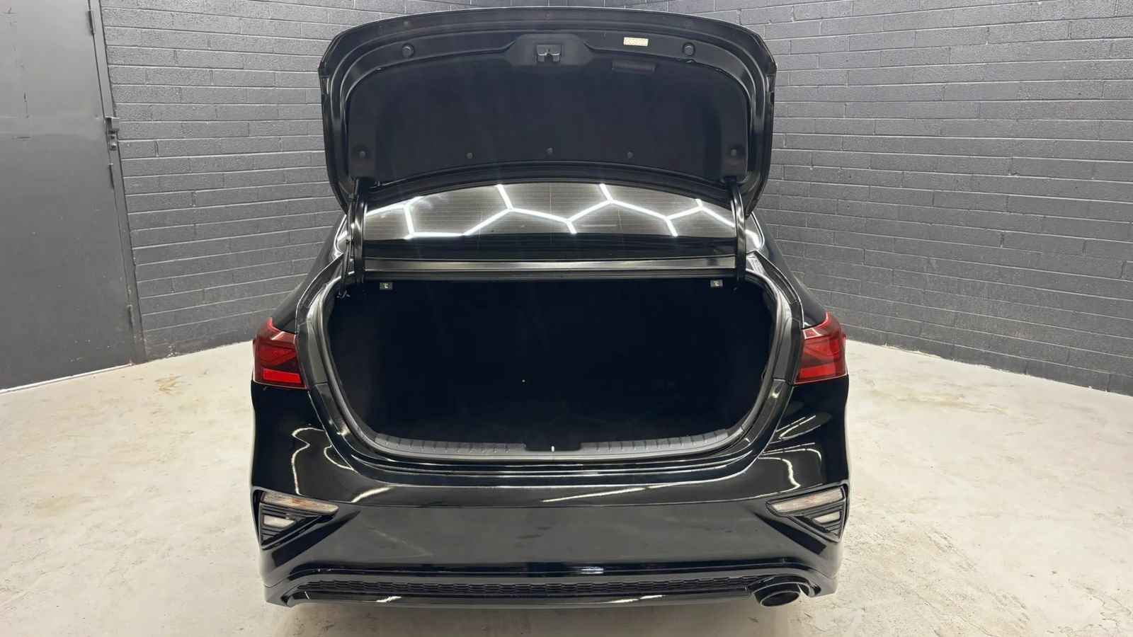 Used 2020 Kia Forte LXS FWD image 10