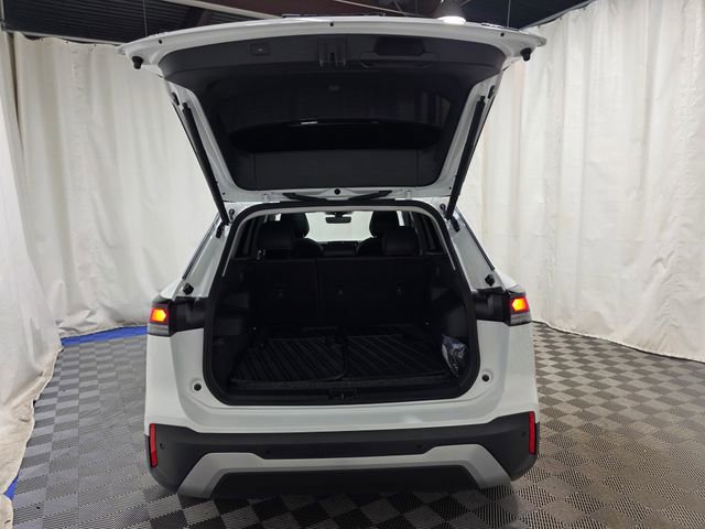 Certified 2025 Volkswagen Tiguan SE image 36