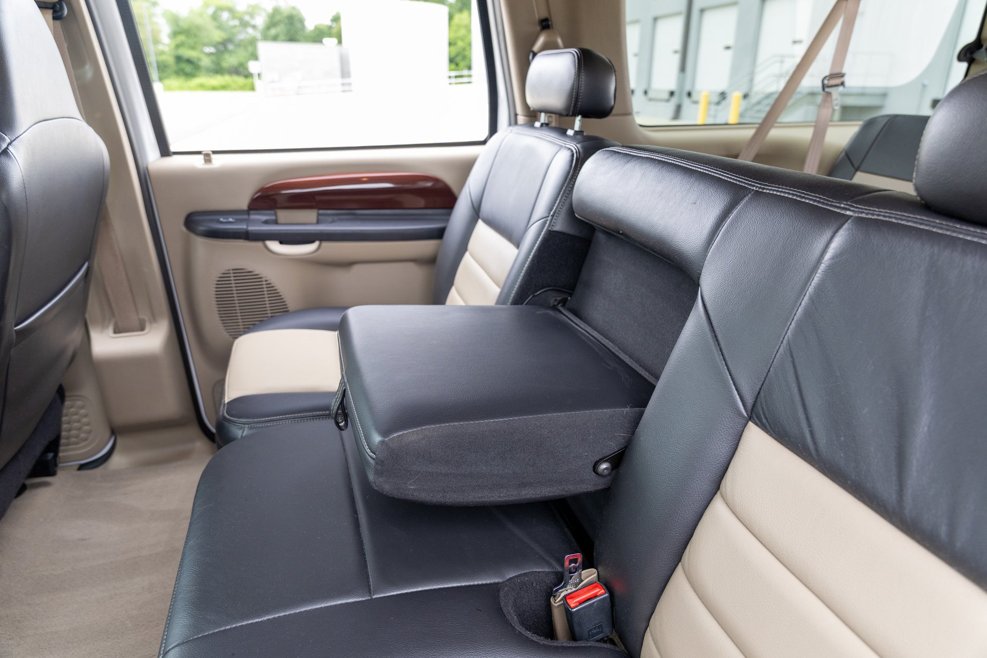 Used 2005 Ford Excursion Eddie Bauer AWD/4WD image 29