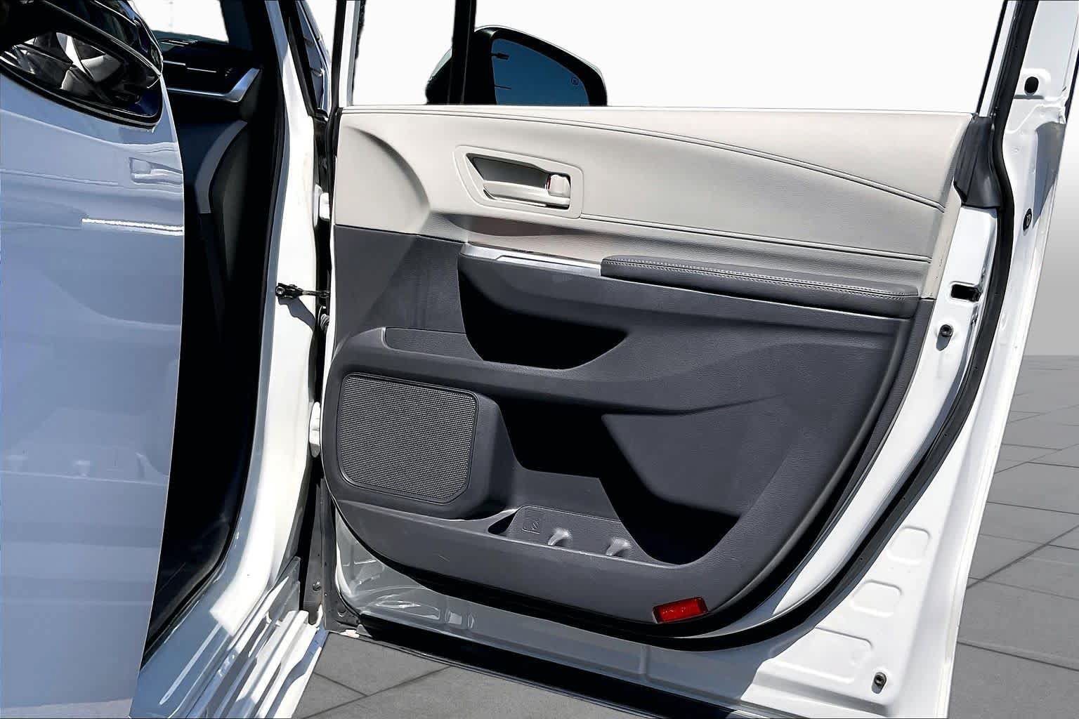 Certified 2022 Toyota Sienna LE FWD image 22
