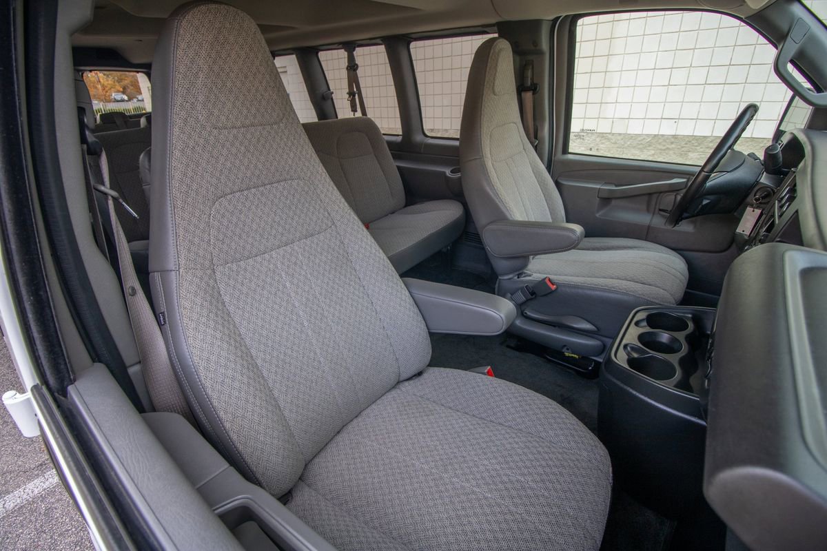 Used 2017 Chevrolet Express 3500 LT w/ LT Preferred Equipment Group image 15