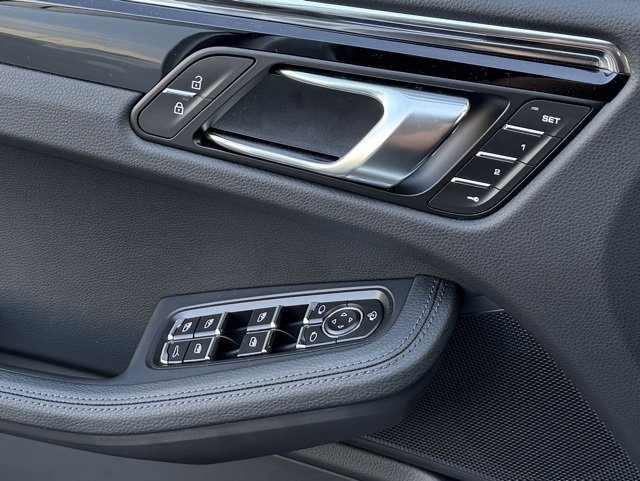 New 2026 Porsche Macan image 14