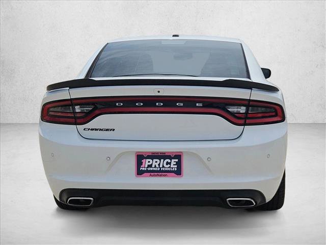 Used 2019 Dodge Charger SXT w/ Blacktop Package image 6
