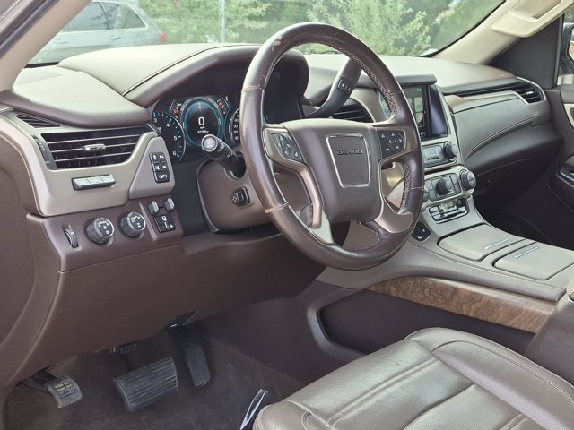 Used 2019 GMC Yukon XL Denali w/ Denali Ultimate Package AWD/4WD image 10
