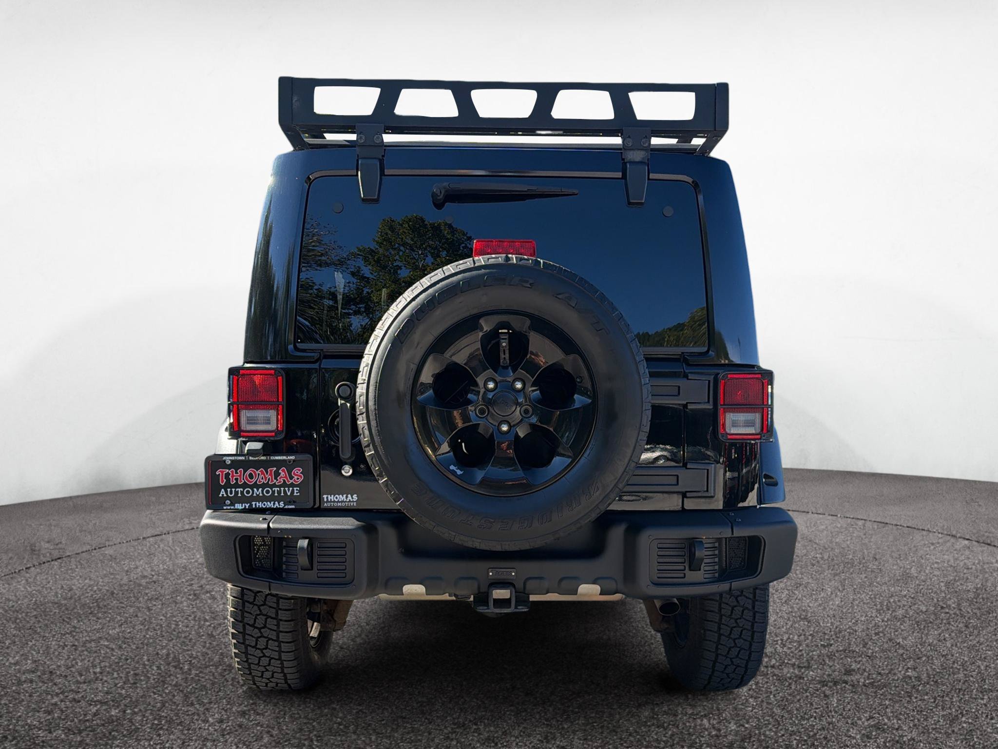 Used 2015 Jeep Wrangler Unlimited Sahara AWD/4WD image 4