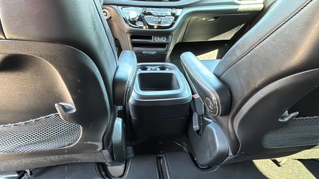 Used 2025 Chrysler Pacifica Select image 20