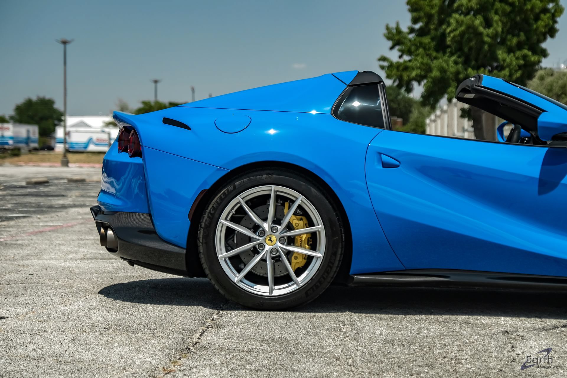 Used 2022 Ferrari 812 GTS RWD image 25
