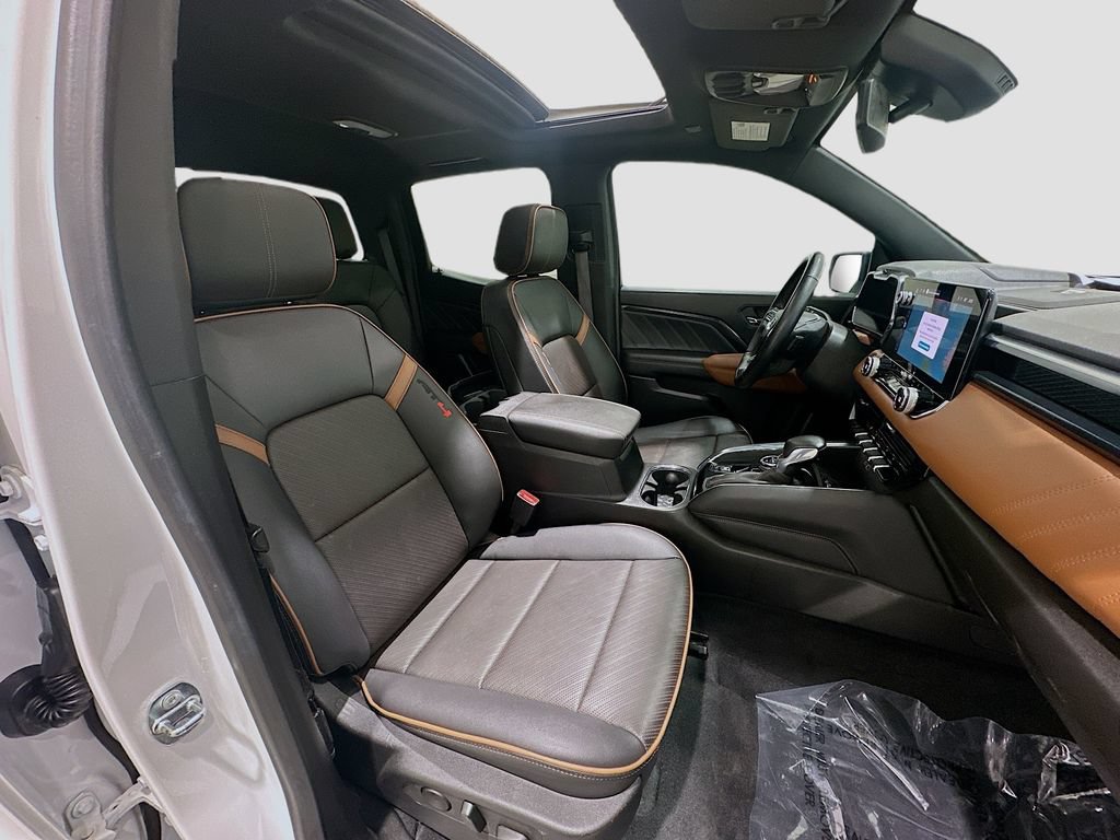 Used 2023 GMC Canyon AT4 w/ AT4 Premium Package AWD/4WD image 29