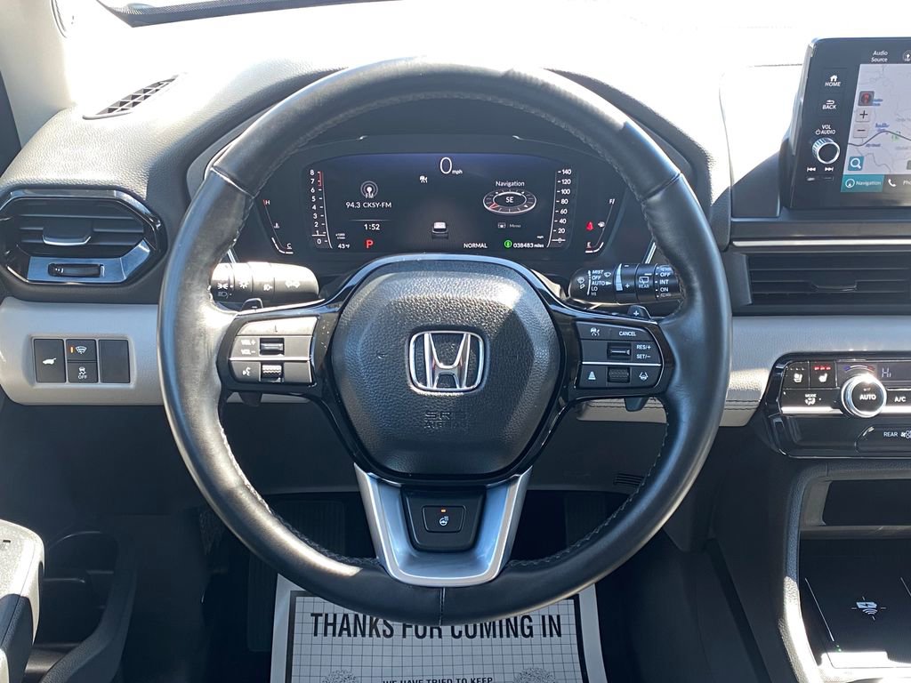 Used 2025 Honda Pilot Elite image 25