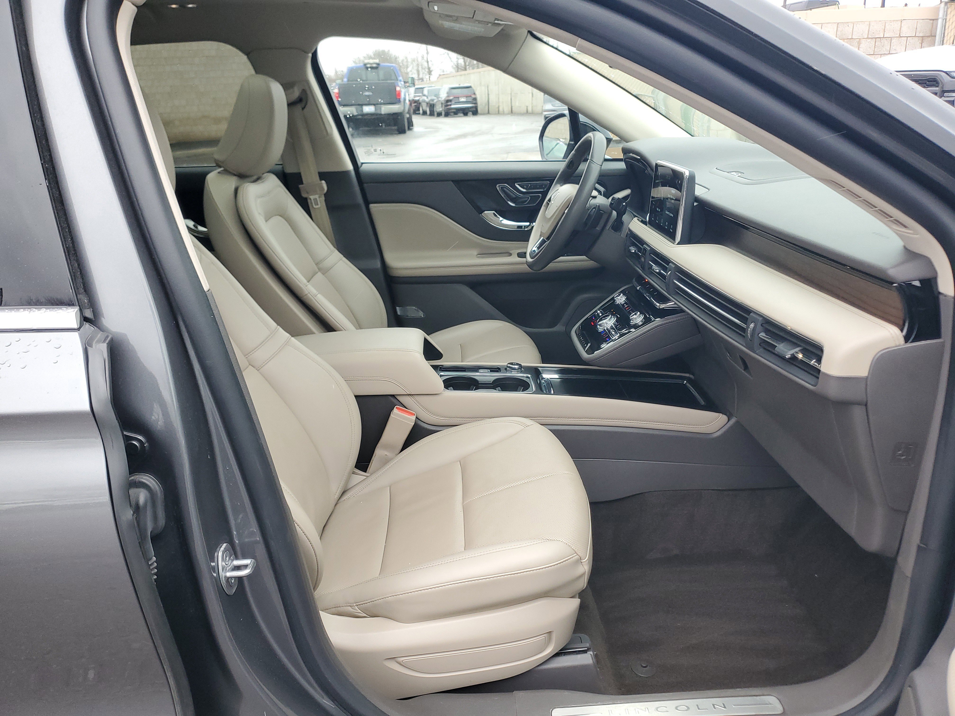 Certified 2022 Lincoln Corsair Reserve w/ Equipment Group 201A image 9