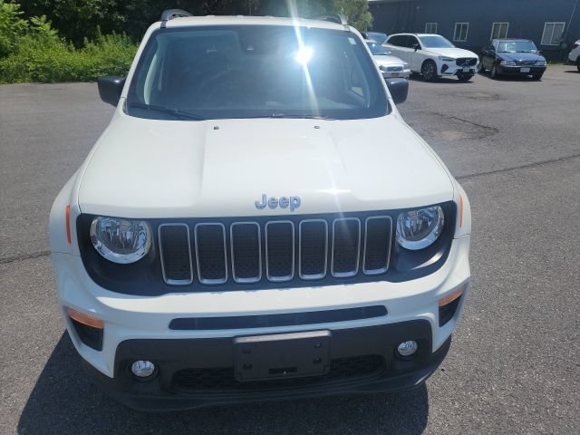 Used 2023 Jeep Renegade Latitude w/ Premium Group AWD/4WD image 7