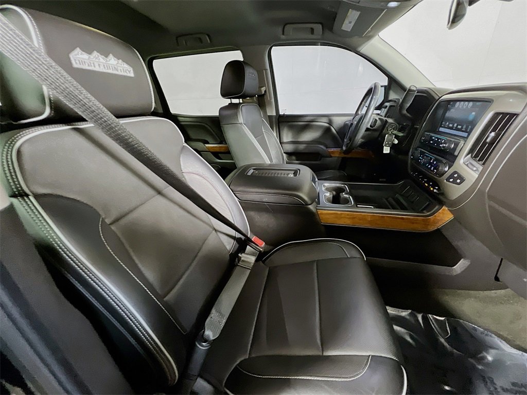 Used 2018 Chevrolet Silverado 1500 High Country image 23