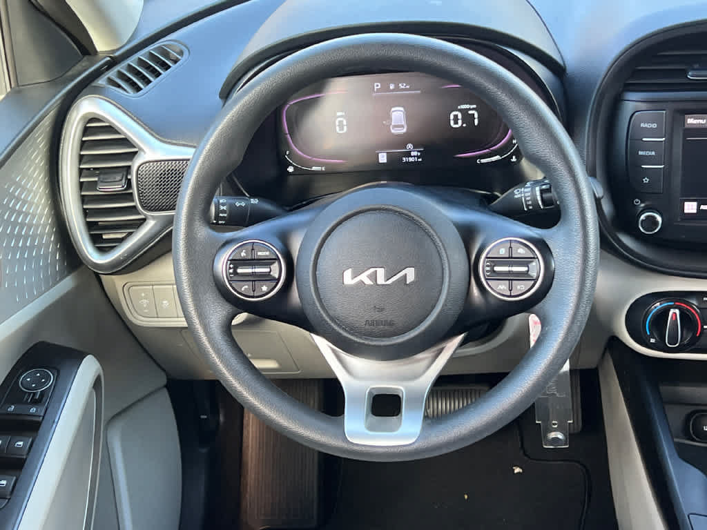 Used 2023 Kia Soul LX w/ LX Technology Package FWD image 23