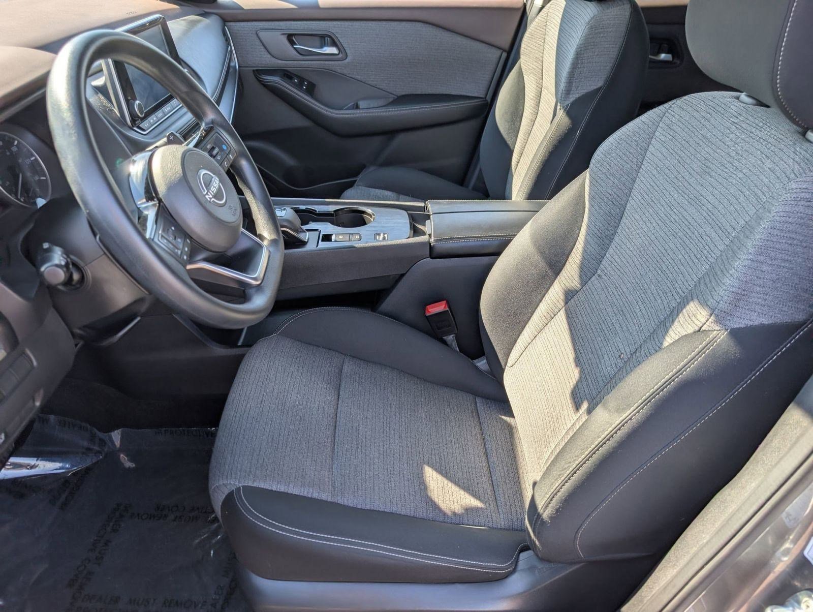 Used 2023 Nissan Rogue SV image 5