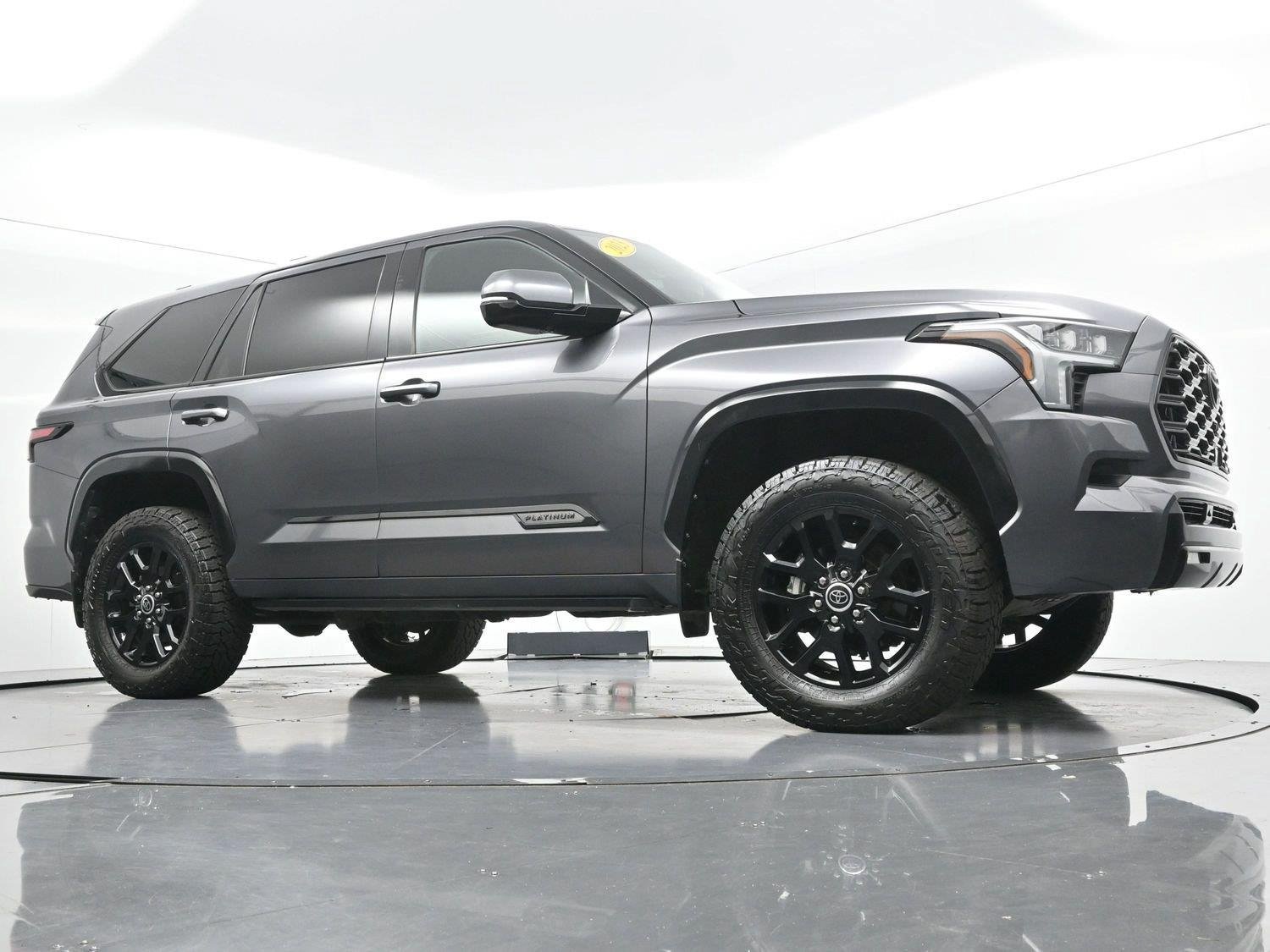 Used 2023 Toyota Sequoia Platinum AWD/4WD image 57