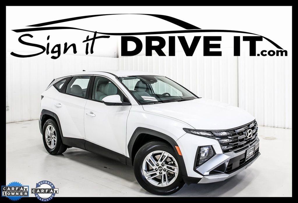 Used 2025 Hyundai Tucson SE image 1