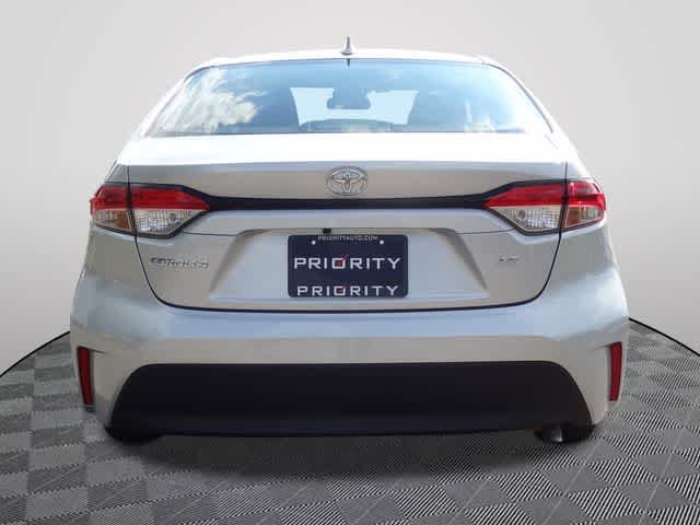 Used 2025 Toyota Corolla LE FWD image 3