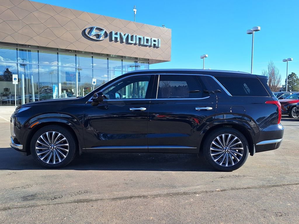 Used 2023 Hyundai Palisade Calligraphy image 5