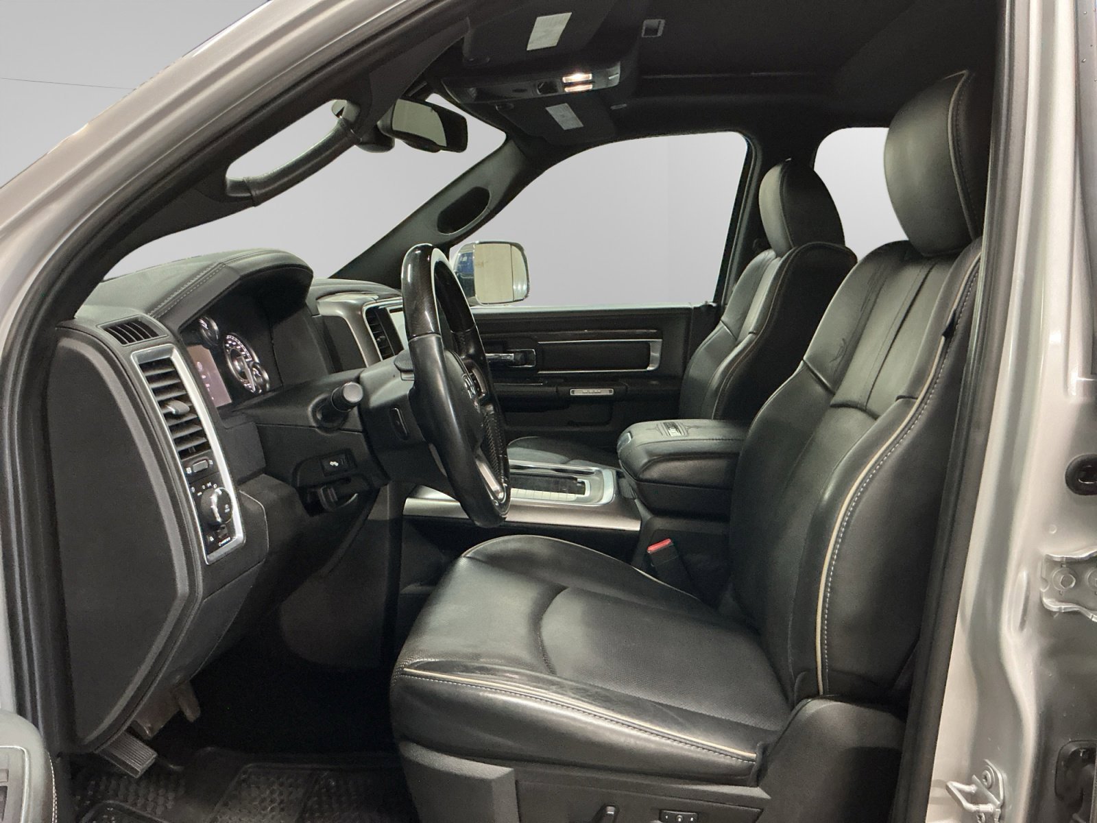 Used 2018 RAM 1500 Limited AWD/4WD image 9