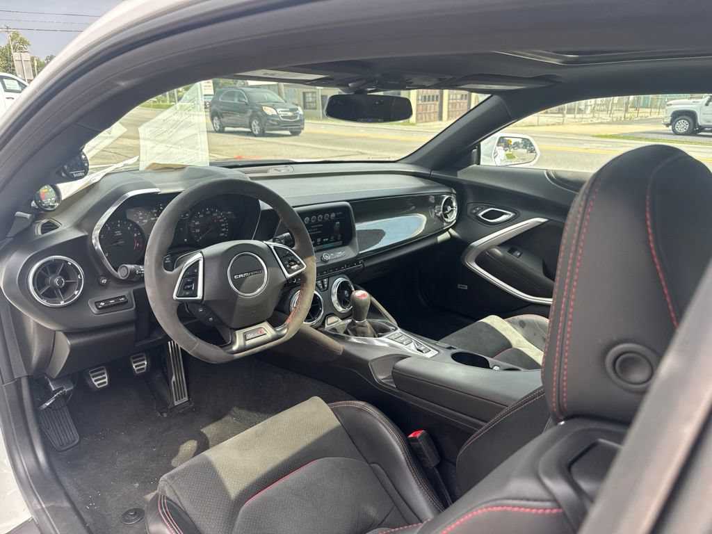Used 2018 Chevrolet Camaro ZL1 RWD image 38