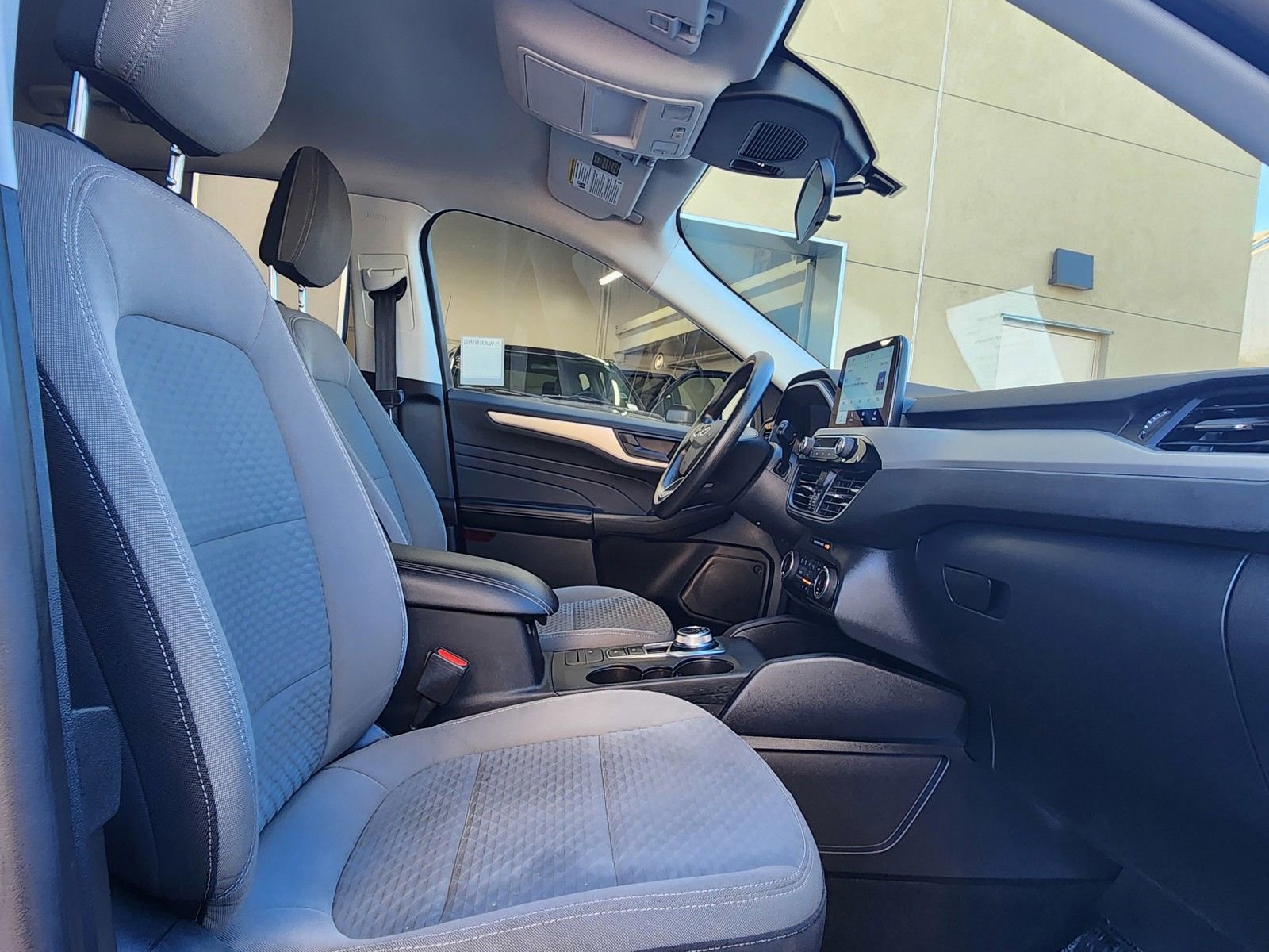 Used 2022 Ford Escape SE image 52