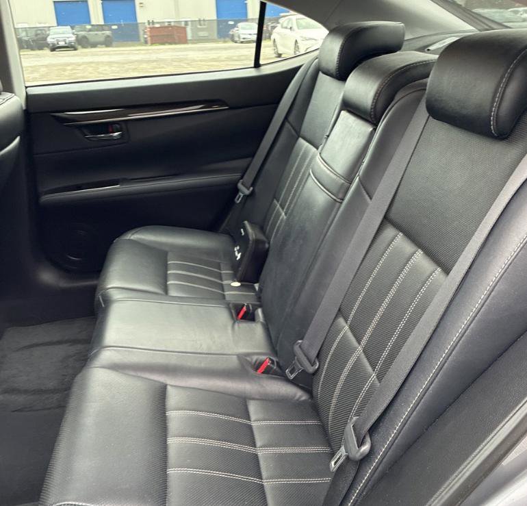 Used 2018 Lexus ES 350 w/ Luxury Package w/Wood Trim FWD image 10
