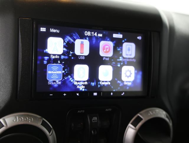 Used 2017 Jeep Wrangler Unlimited Rubicon image 9