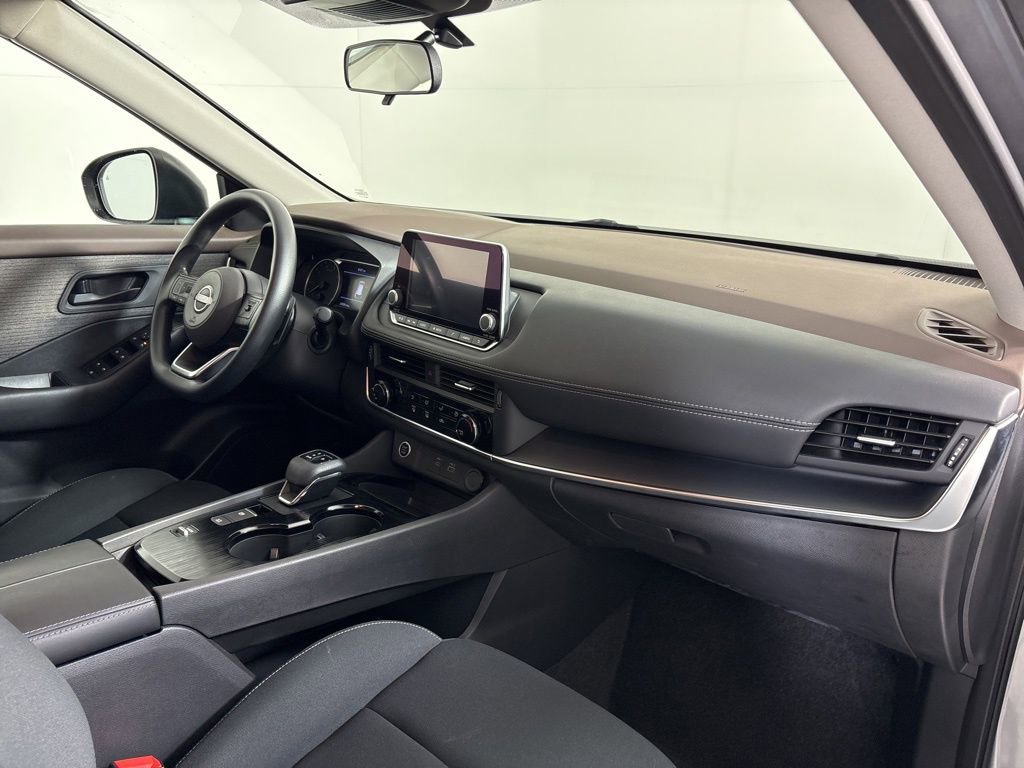 Used 2023 Nissan Rogue S image 13