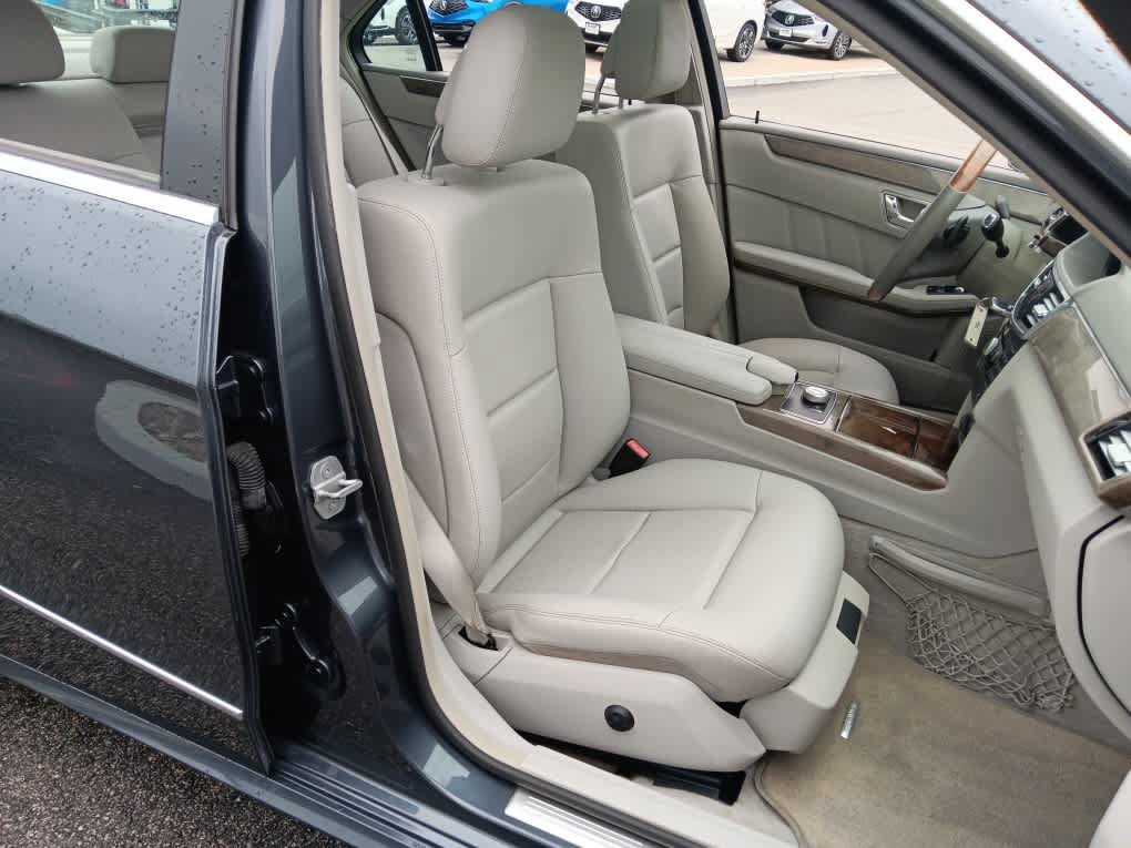 Used 2010 Mercedes-Benz E 350 4MATIC Sedan image 17